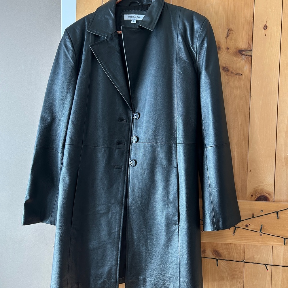 M.O.D.A. Leather Black Leather Jacket Streamlined Design